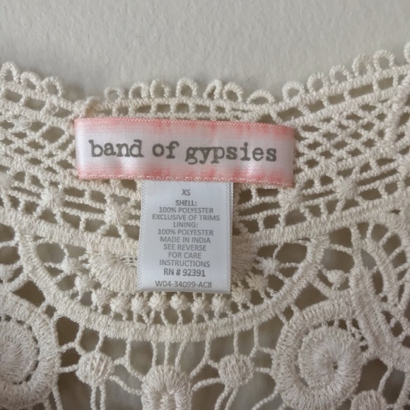 NWT BAND OF GYPSIES PINK FLORAL FAUX-WRAP MINI DRESS - Picture 6 of 8